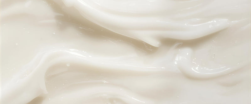 Nahaufnahme gepflegter Haut – Hautpflege-Routine mit CLEANSE, BOOST und DAY von Dr. Tonar Cosmetics