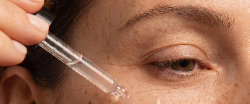 Illustration oxidativer Stress und freie Radikale in Hautzellen – epigenetische Hautpflege von Dr. Tonar Cosmetics