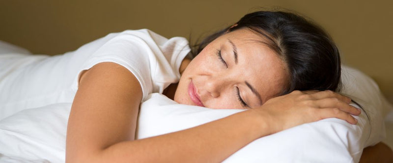 Schlaf und Hautregeneration – nächtliche Longevity Skincare mit NIGHT Creme und EYE Augencreme von Dr. Tonar Cosmetics