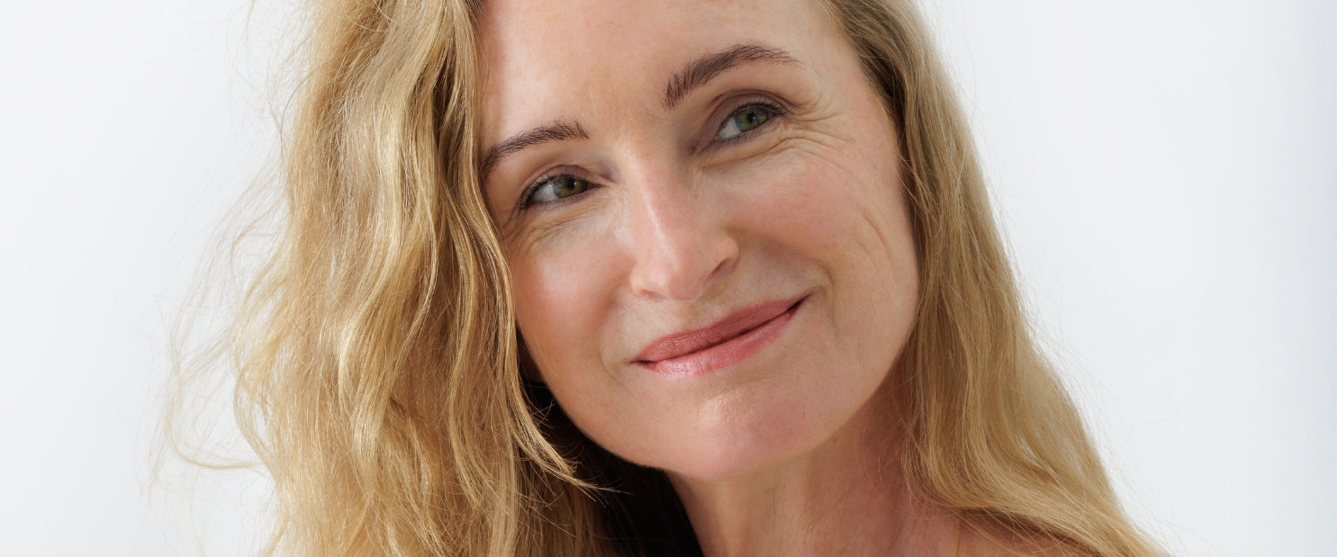 Hormonelle Balance und Hautgesundheit – Östrogen, Cortisol und Melatonin für strahlende Haut | Dr. Tonar Cosmetics